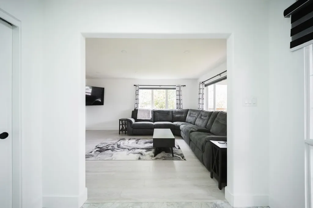 604 Athabasca Avenue Fort Mcmurray AB T9J 1H8