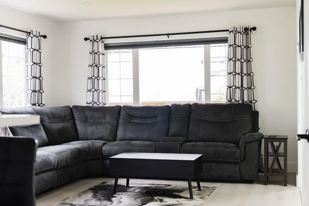 604 Athabasca Avenue Fort Mcmurray AB T9J 1H8