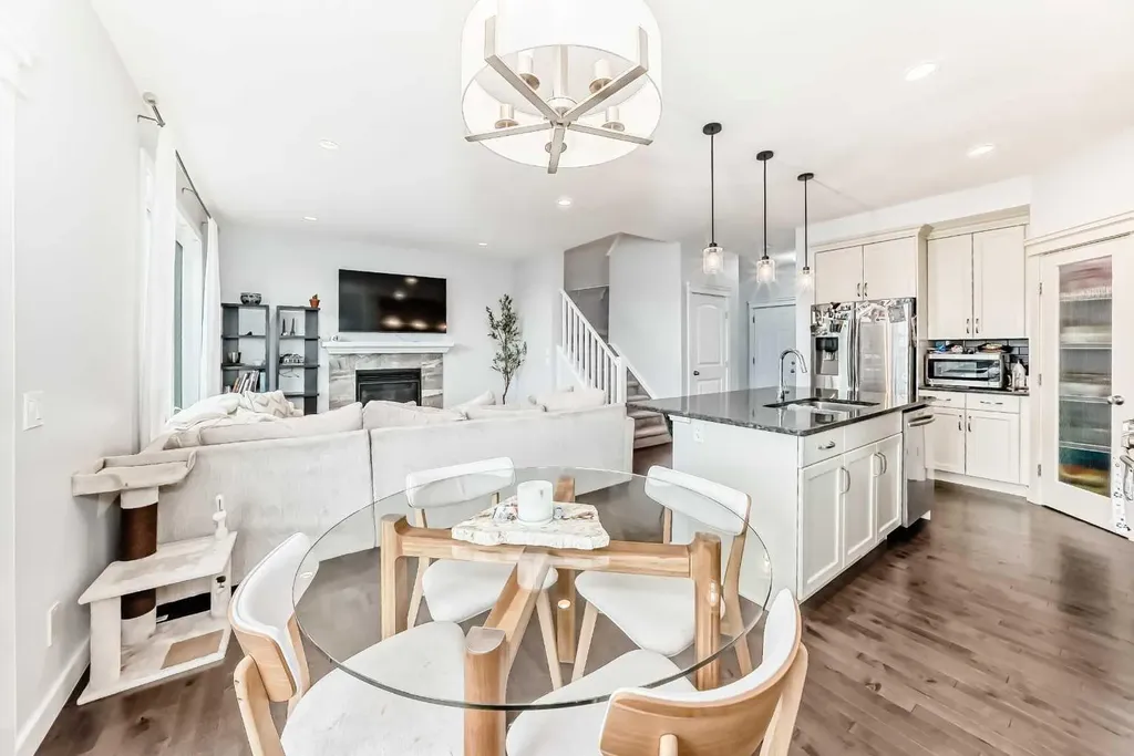 51 Evanscrest Way NW Calgary AB T3P 0P9