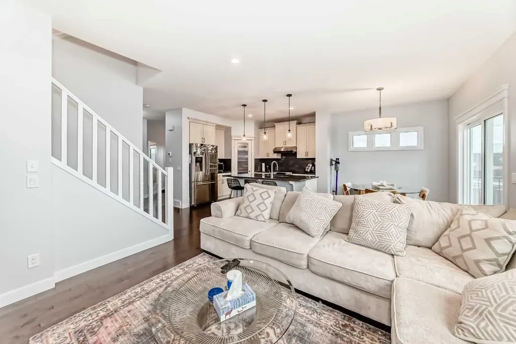 51 Evanscrest Way NW Calgary AB T3P 0P9