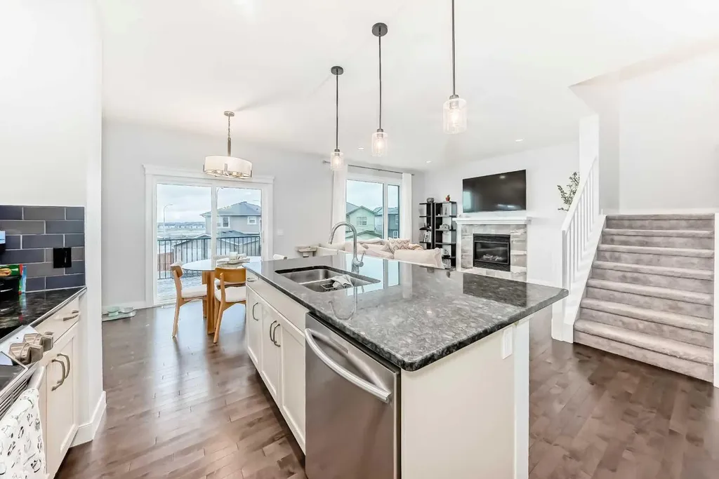 51 Evanscrest Way NW Calgary AB T3P 0P9