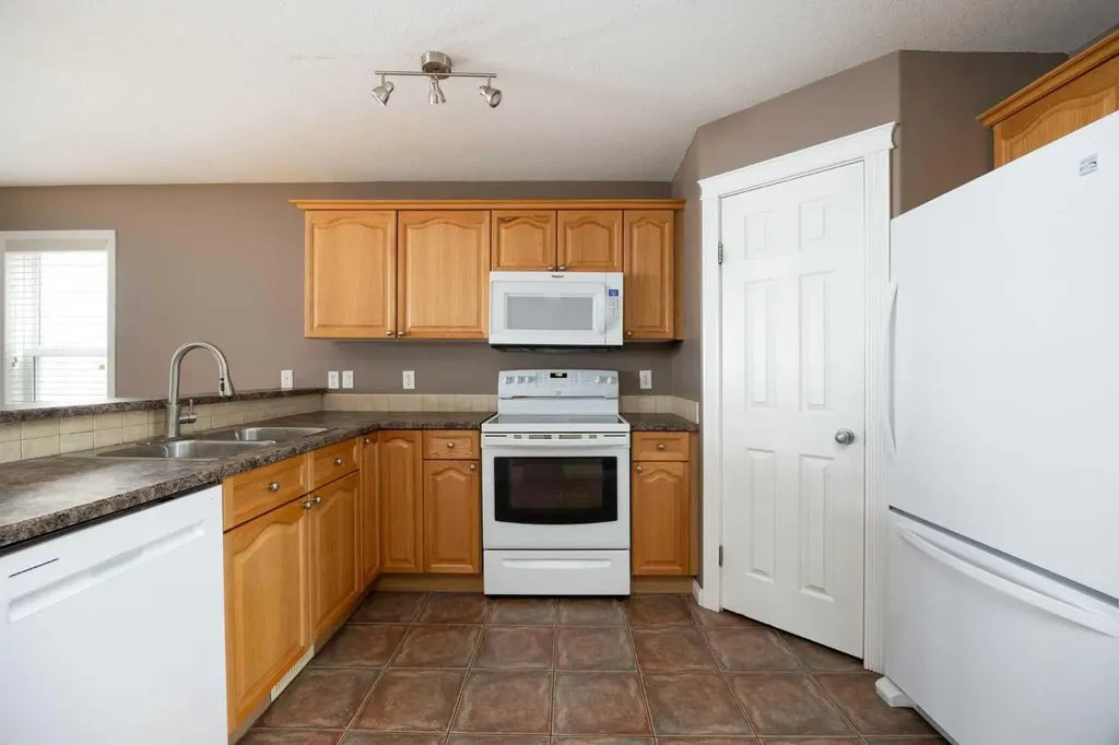 148 Fox Crescent Fort Mcmurray AB T9K 0C1