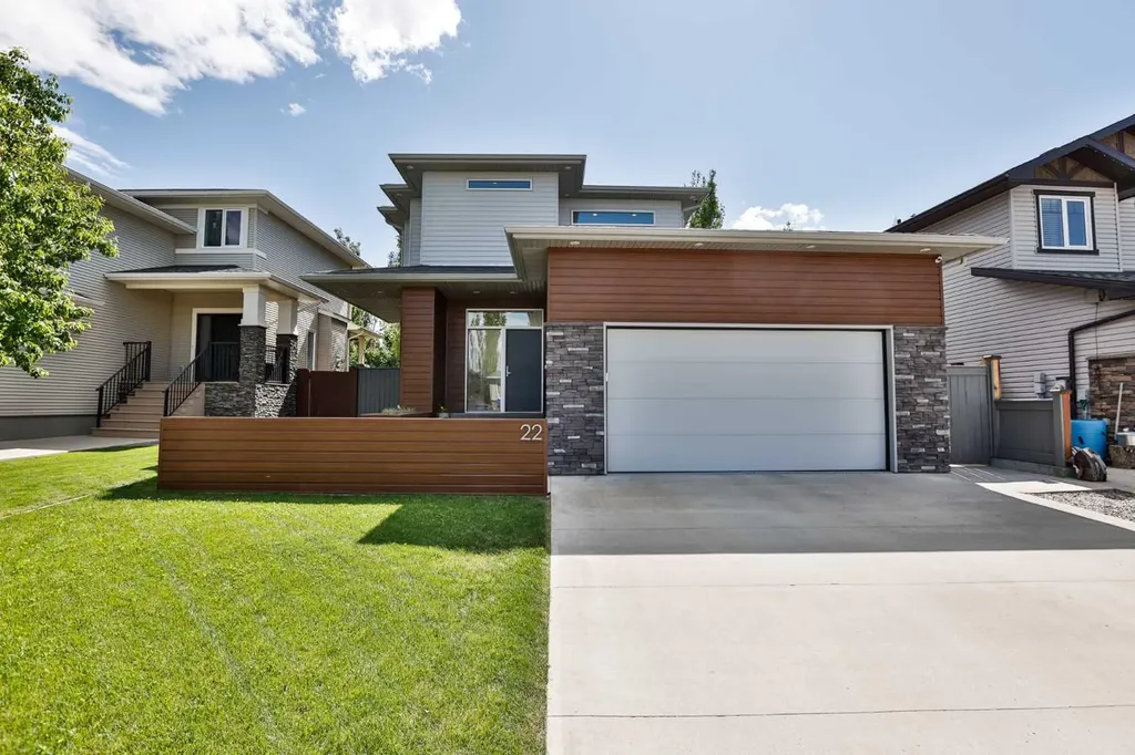 22 Riverland Close W Lethbridge AB T1K 5T5
