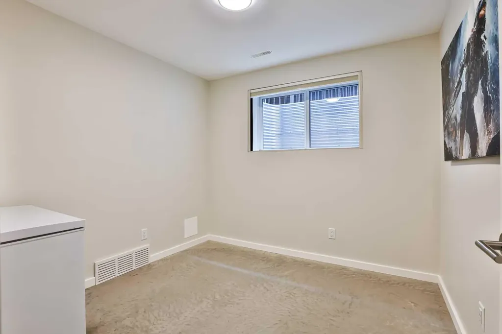 22 Riverland Close W Lethbridge AB T1K 5T5