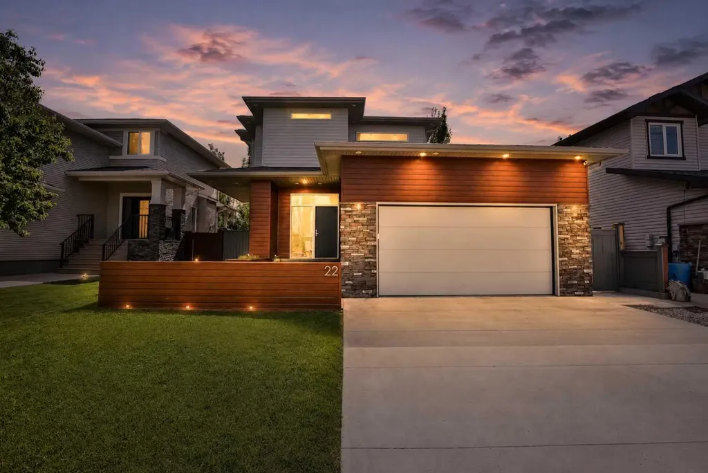 22 Riverland Close W Lethbridge AB T1K 5T5
