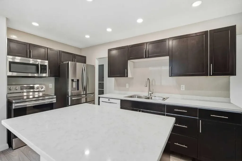 1040 16 Street NE Calgary AB T2E 4S8
