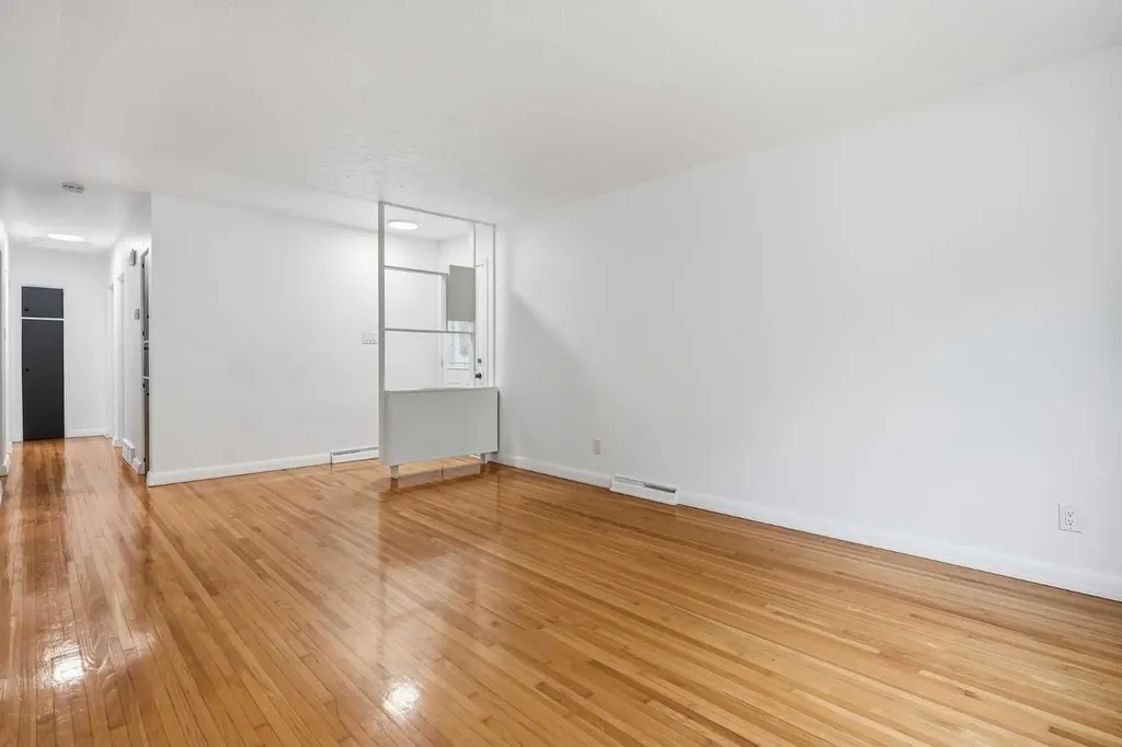 1040 16 Street NE Calgary AB T2E 4S8