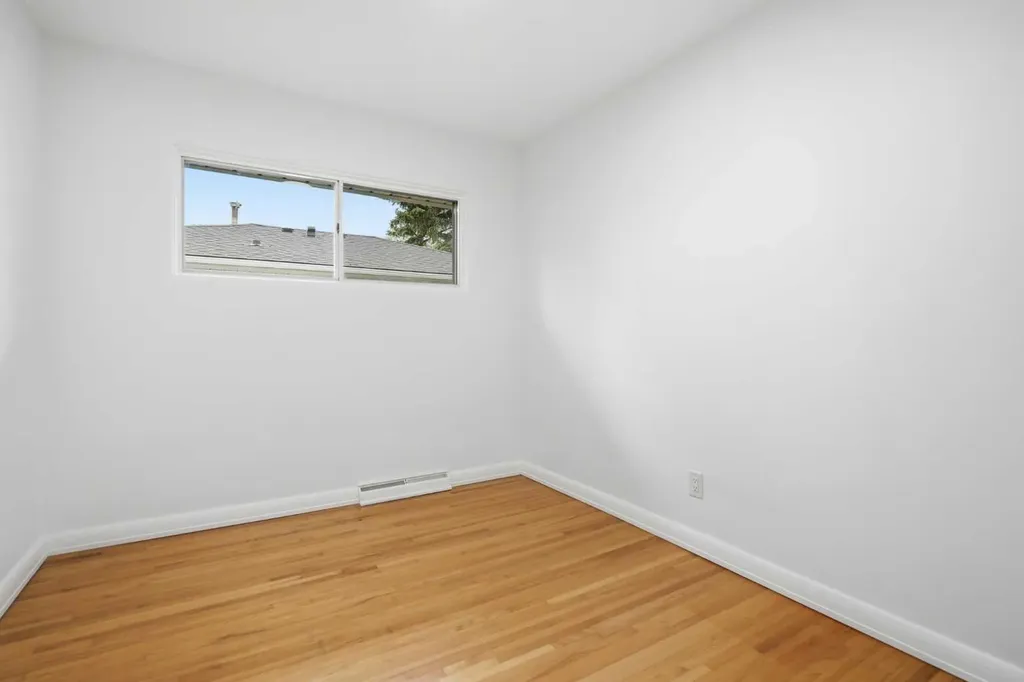 1040 16 Street NE Calgary AB T2E 4S8