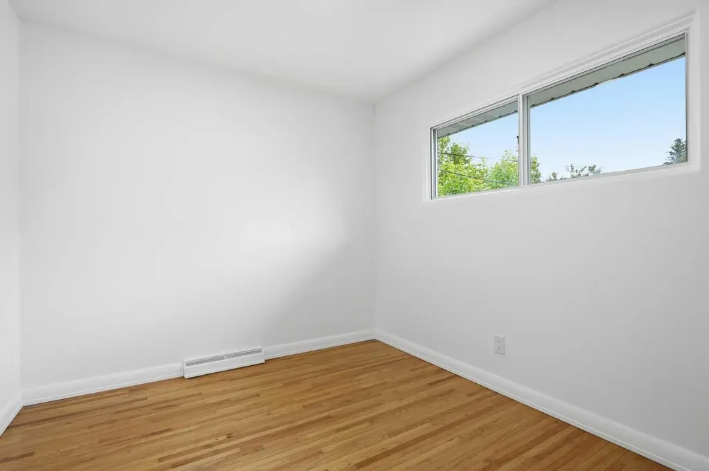 1040 16 Street NE Calgary AB T2E 4S8