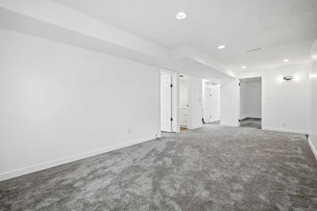 1040 16 Street NE Calgary AB T2E 4S8