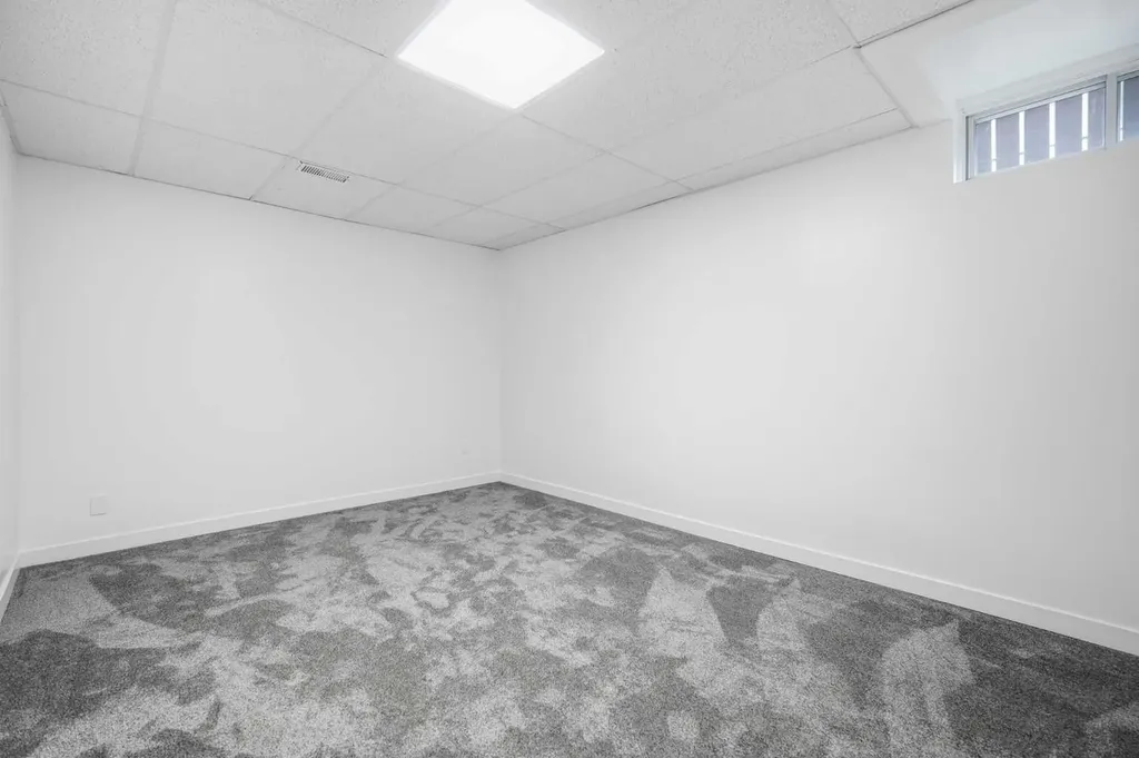 1040 16 Street NE Calgary AB T2E 4S8