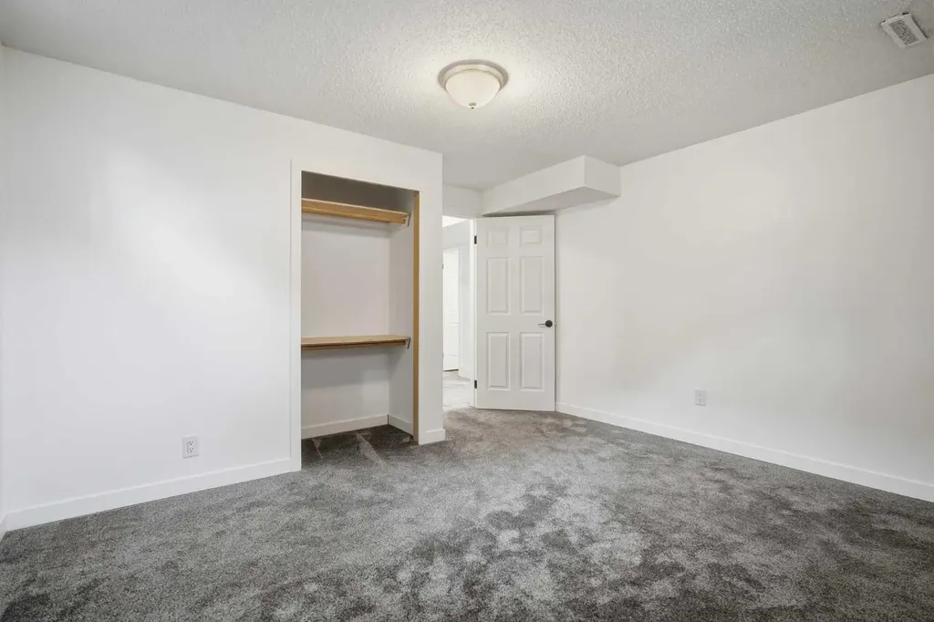 1040 16 Street NE Calgary AB T2E 4S8