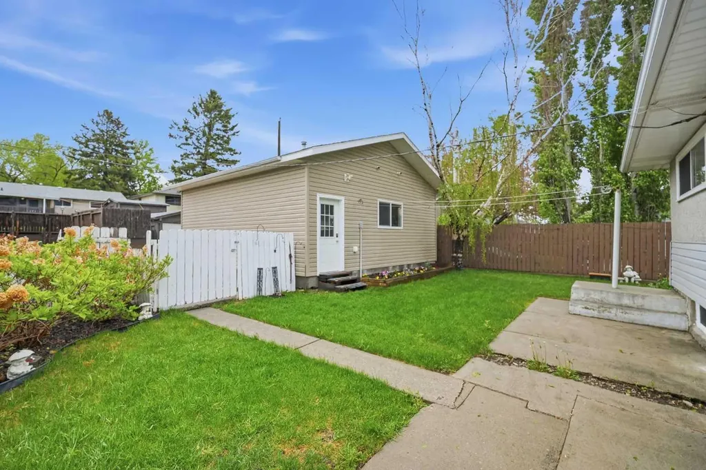 1040 16 Street NE Calgary AB T2E 4S8