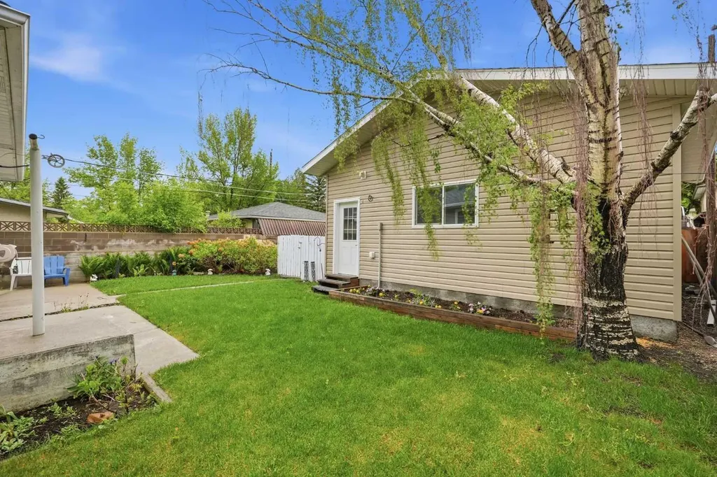 1040 16 Street NE Calgary AB T2E 4S8