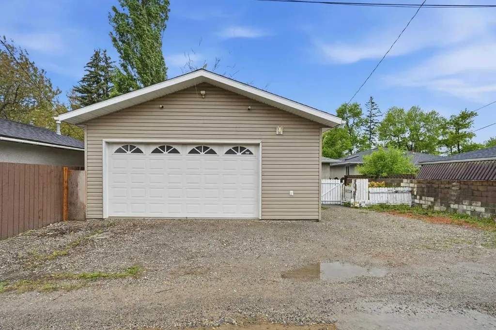 1040 16 Street NE Calgary AB T2E 4S8