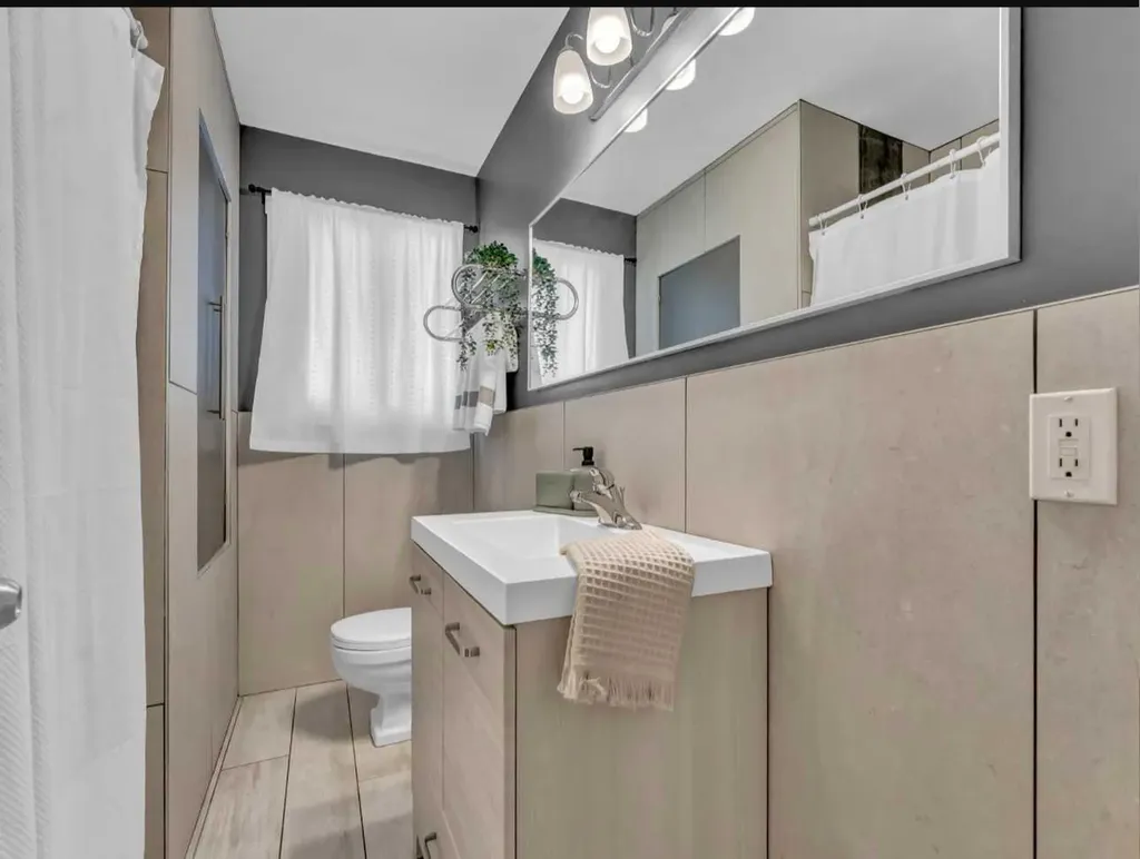 261 9 Street SW Medicine Hat AB T1A 4N8