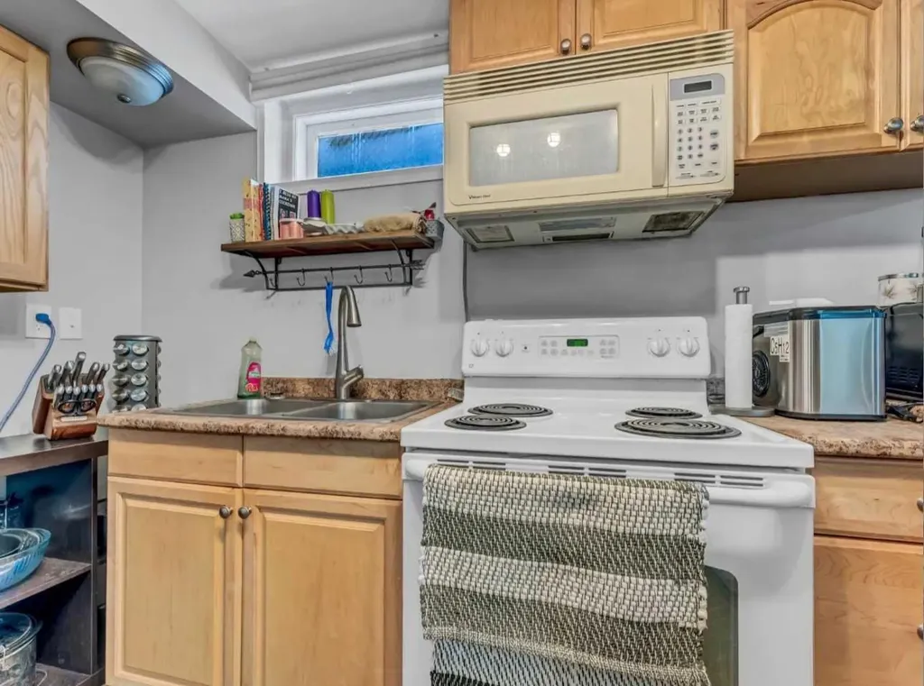 261 9 Street SW Medicine Hat AB T1A 4N8