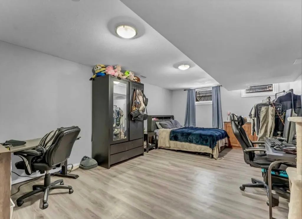 261 9 Street SW Medicine Hat AB T1A 4N8