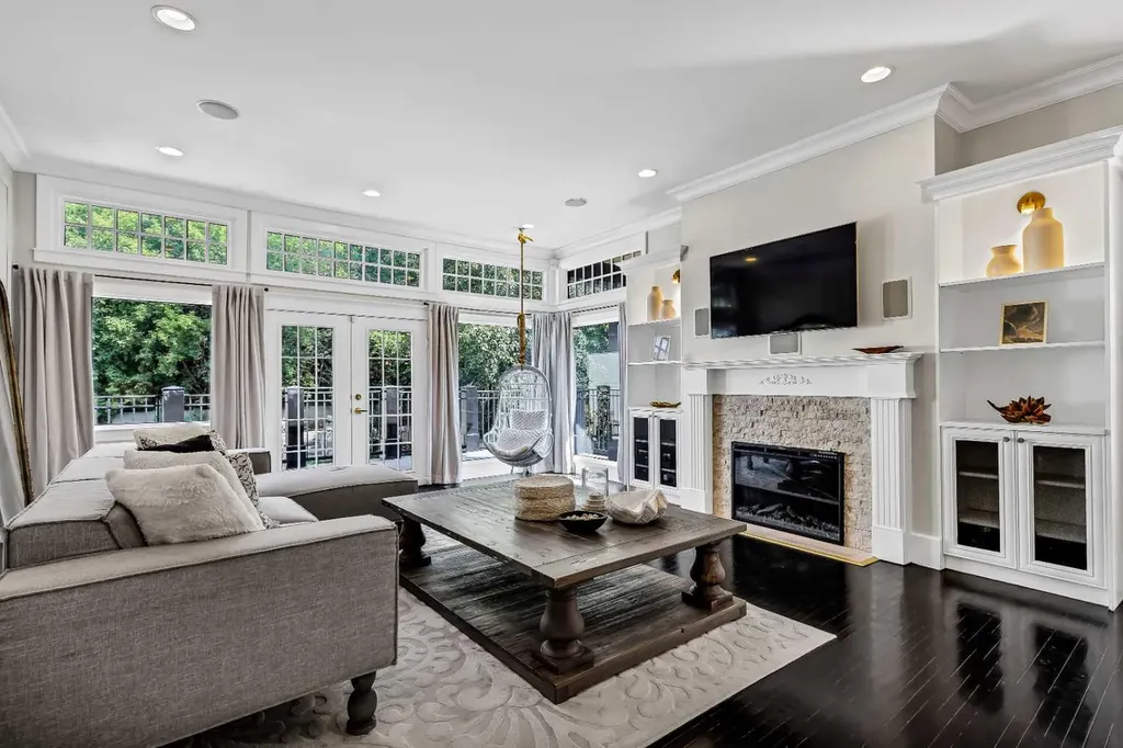 628 Elbow Drive SW Calgary AB T2S 2H7