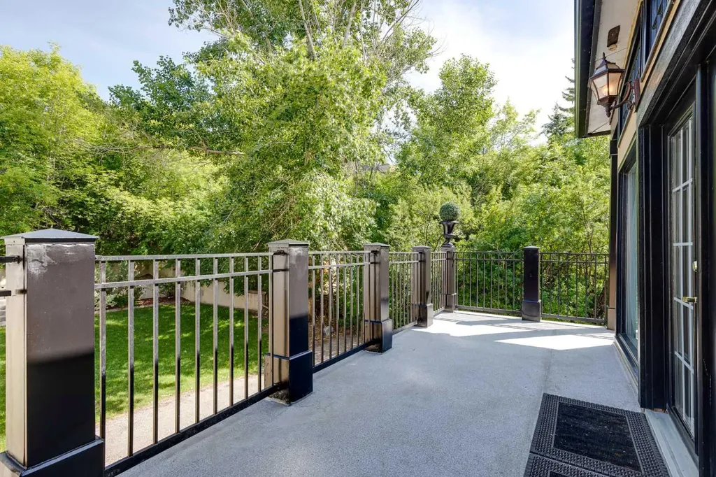 628 Elbow Drive SW Calgary AB T2S 2H7