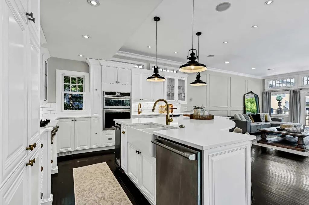 628 Elbow Drive SW Calgary AB T2S 2H7