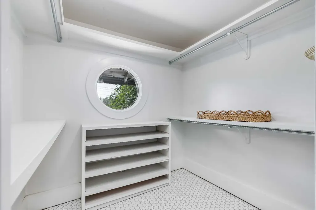 628 Elbow Drive SW Calgary AB T2S 2H7