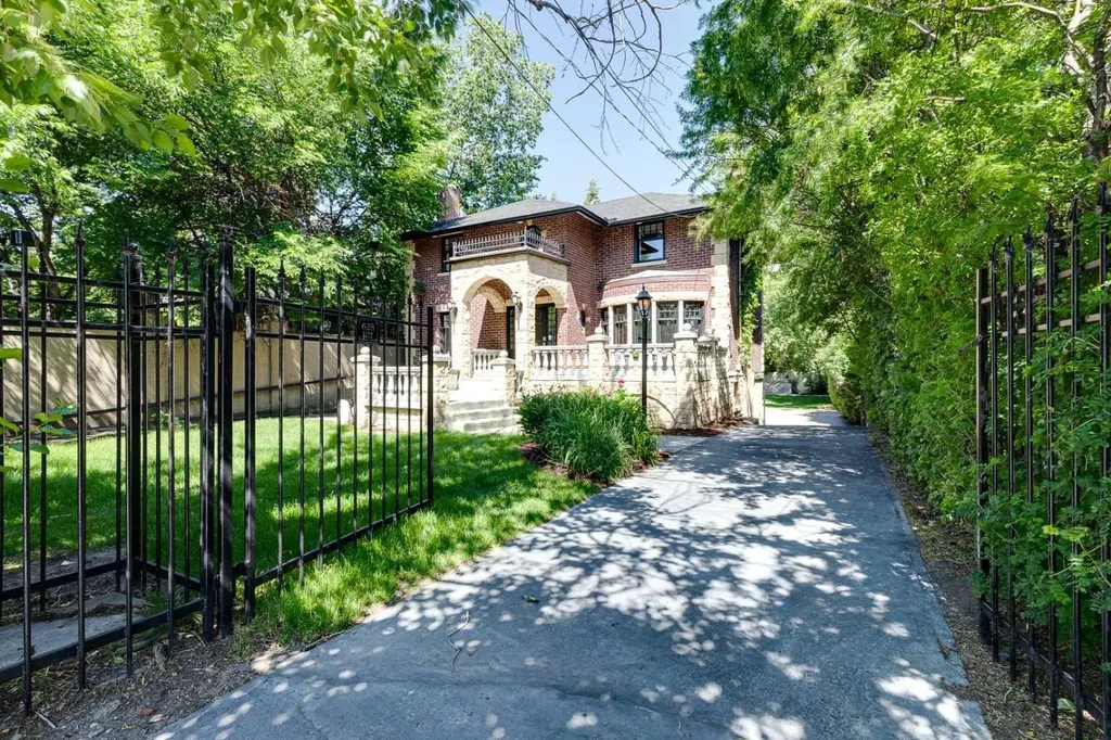 628 Elbow Drive SW Calgary AB T2S 2H7