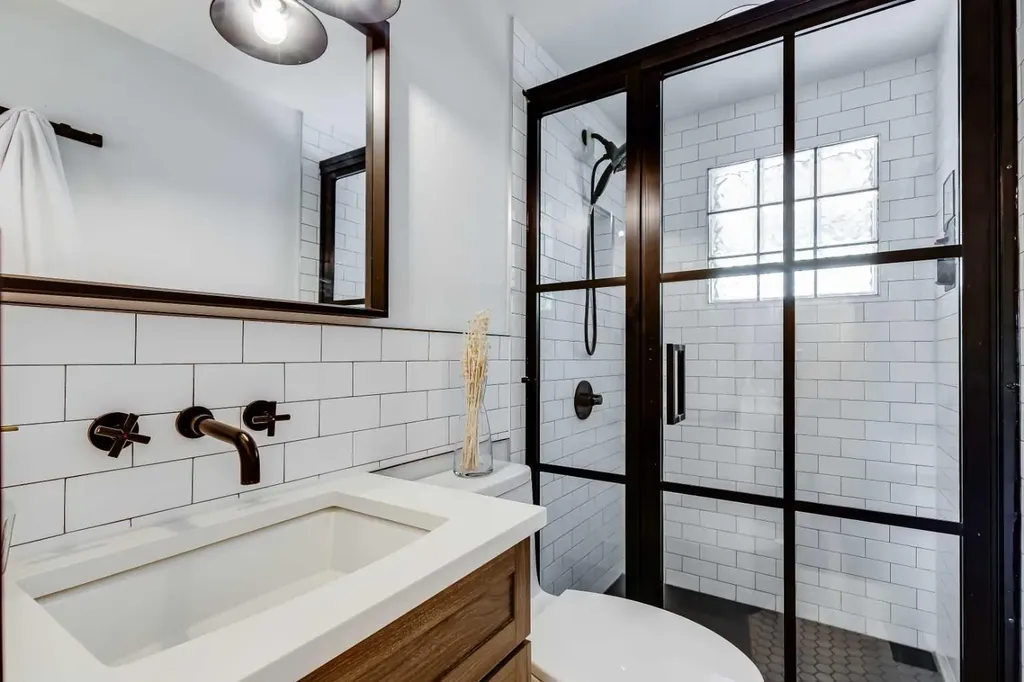 628 Elbow Drive SW Calgary AB T2S 2H7