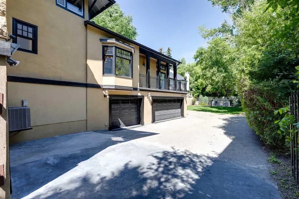 628 Elbow Drive SW Calgary AB T2S 2H7