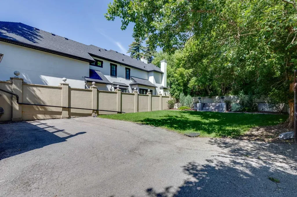 628 Elbow Drive SW Calgary AB T2S 2H7
