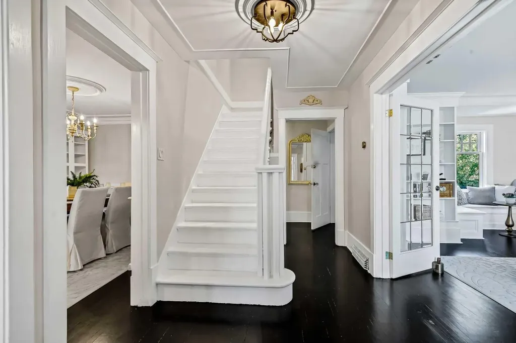 628 Elbow Drive SW Calgary AB T2S 2H7
