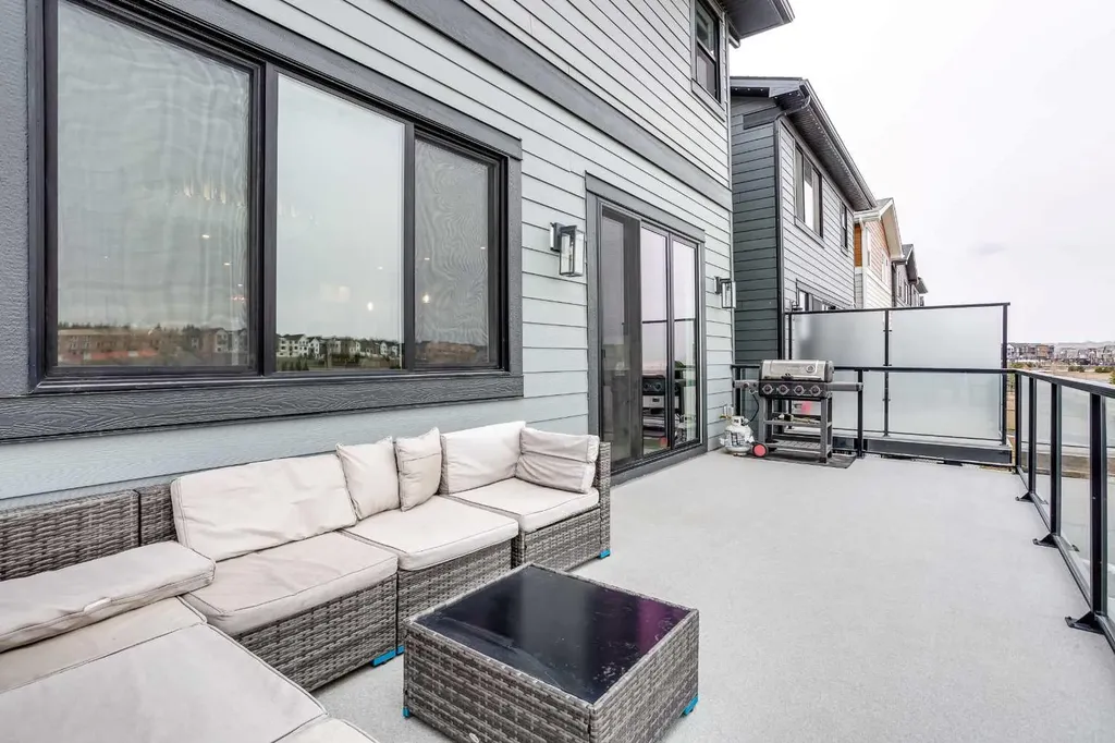 206 Rowley Way NW Calgary AB T3L0G7