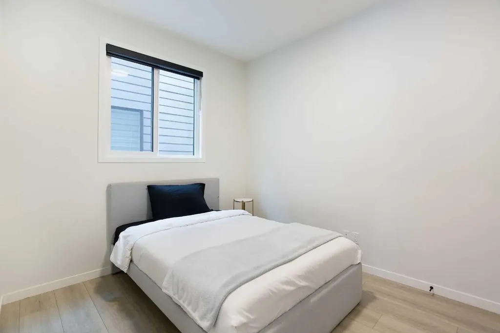 206 Rowley Way NW Calgary AB T3L0G7