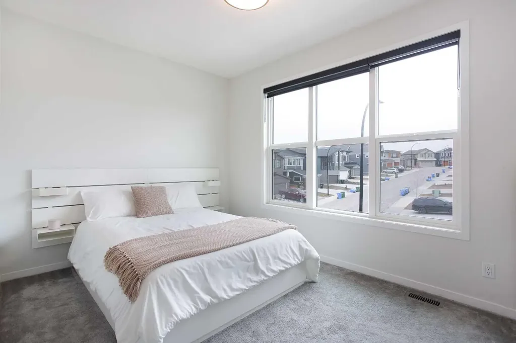 206 Rowley Way NW Calgary AB T3L0G7