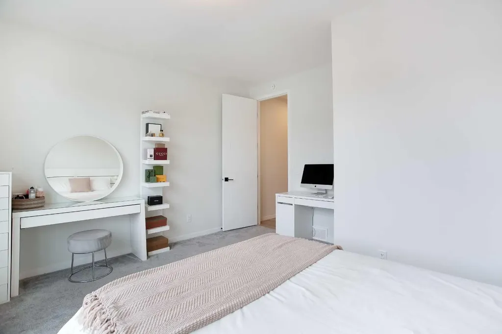 206 Rowley Way NW Calgary AB T3L0G7