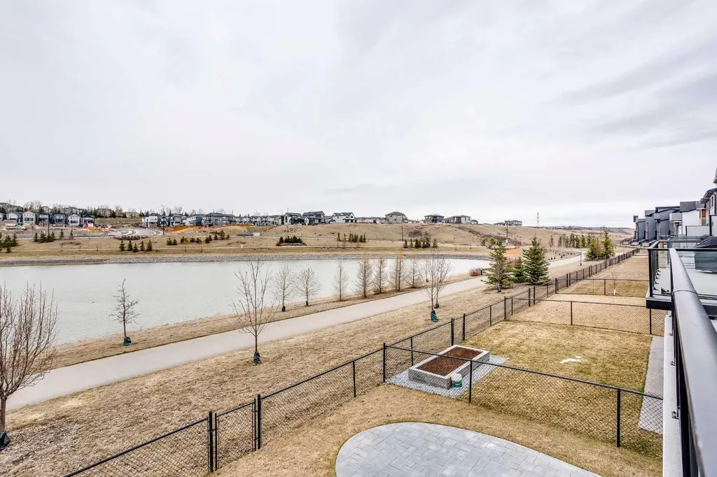 206 Rowley Way NW Calgary AB T3L0G7