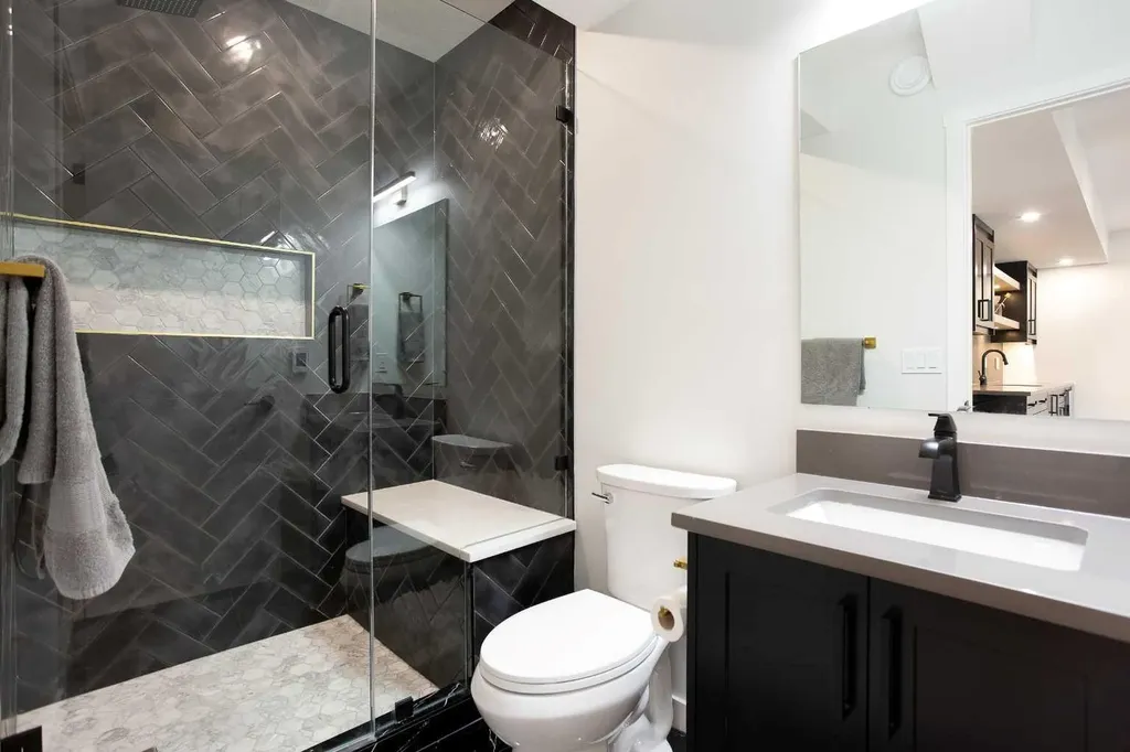 206 Rowley Way NW Calgary AB T3L0G7