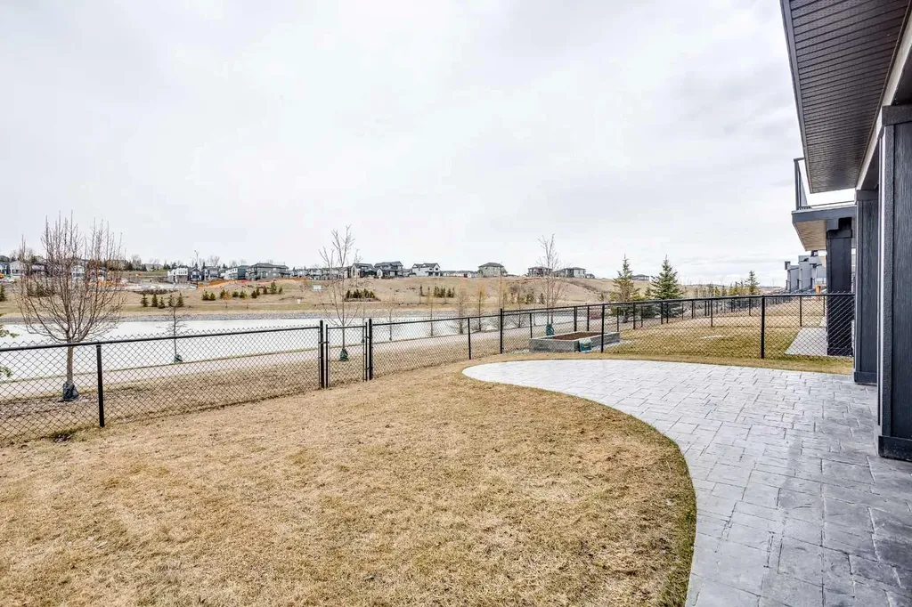 206 Rowley Way NW Calgary AB T3L0G7