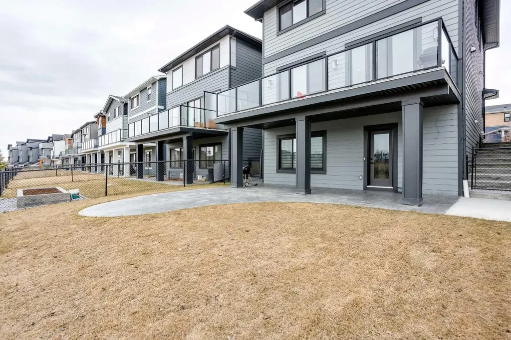 206 Rowley Way NW Calgary AB T3L0G7