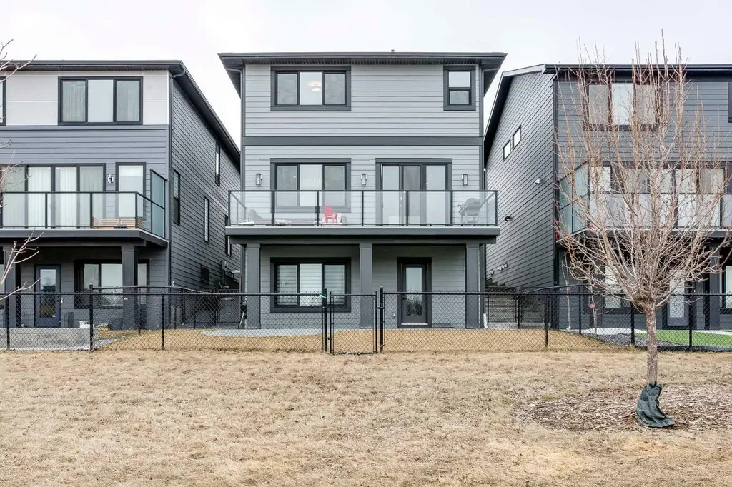 206 Rowley Way NW Calgary AB T3L0G7