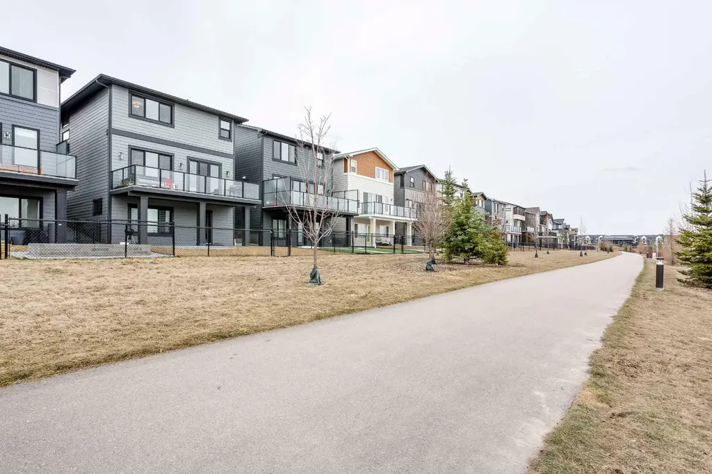 206 Rowley Way NW Calgary AB T3L0G7