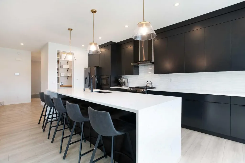 206 Rowley Way NW Calgary AB T3L0G7