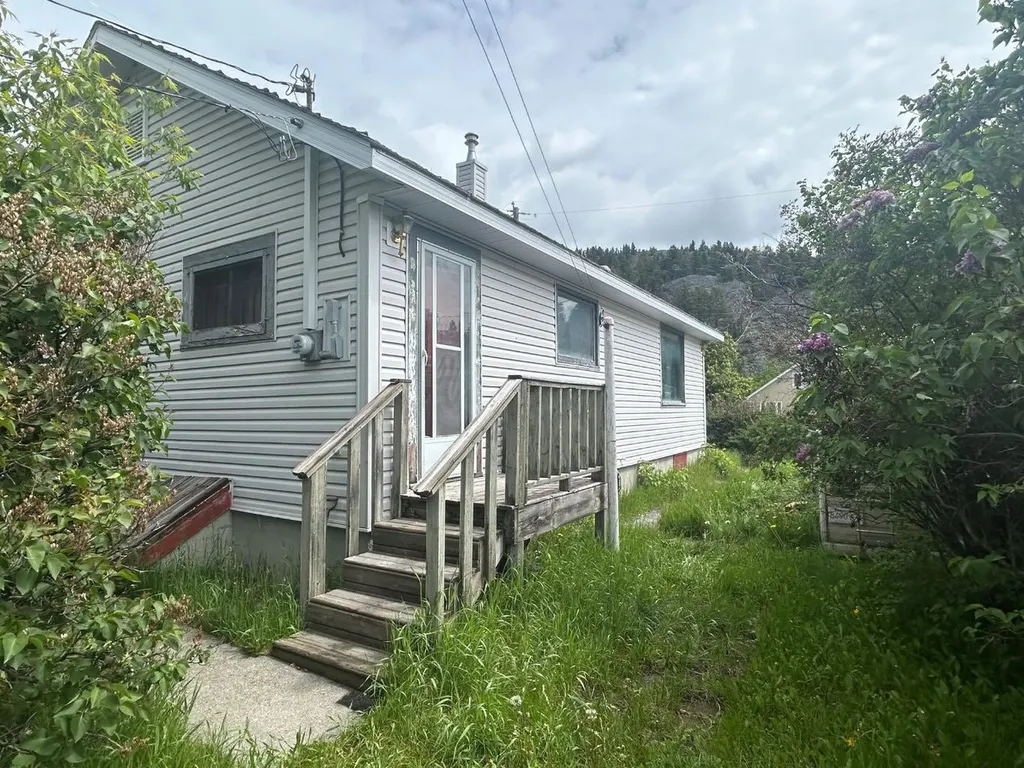 20602 25 Avenue Bellevue AB T0K 0C0