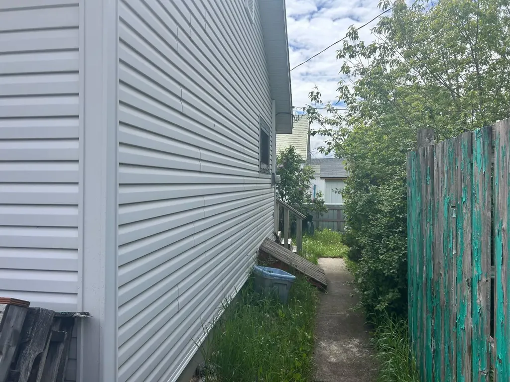 20602 25 Avenue Bellevue AB T0K 0C0