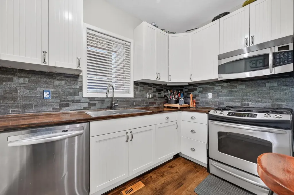 447 Marsh Road NE Calgary AB T2E5B2