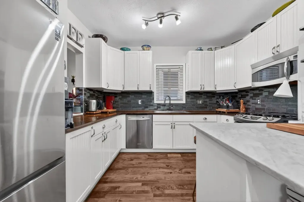 447 Marsh Road NE Calgary AB T2E5B2