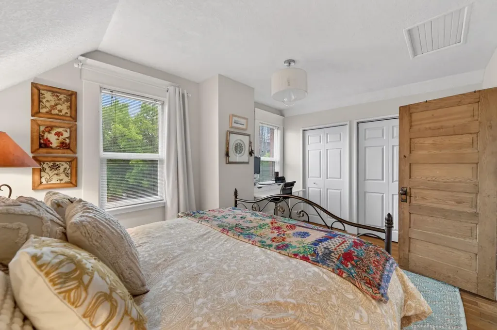 447 Marsh Road NE Calgary AB T2E5B2