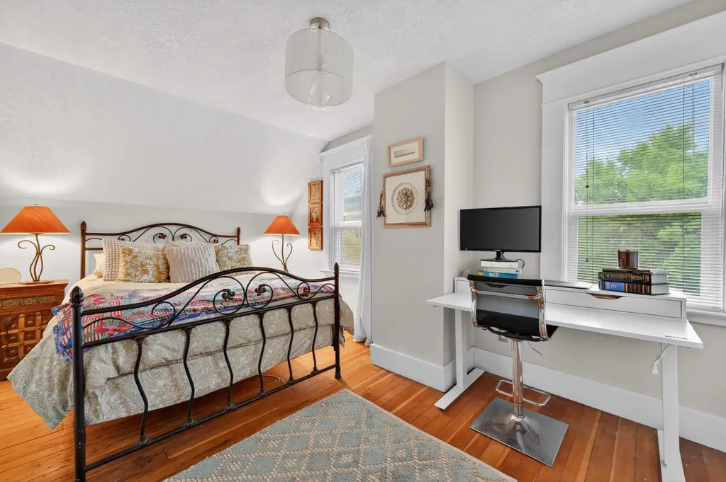 447 Marsh Road NE Calgary AB T2E5B2