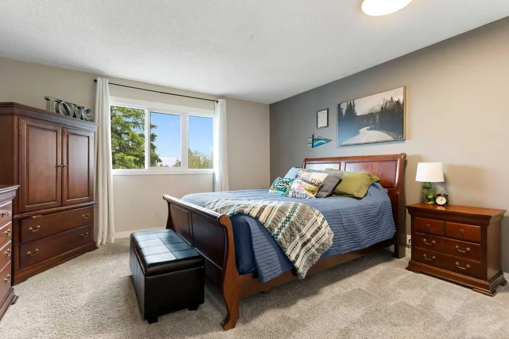 25 Bermuda Place Calgary AB T3K1H4