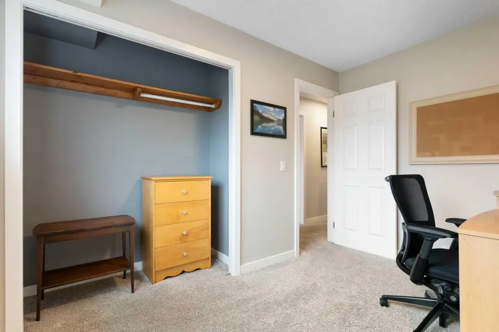 25 Bermuda Place Calgary AB T3K1H4